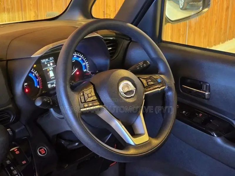Nissan Roox 2023