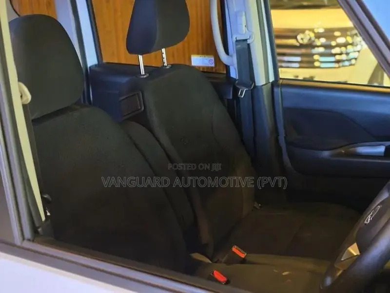 Nissan Roox 2023