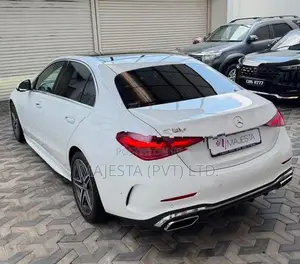 Mercedes Benz C200 AMG Premium Plus 2024