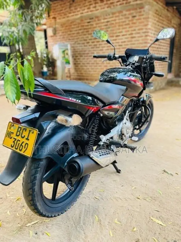 Bajaj Pulsar 150 2015