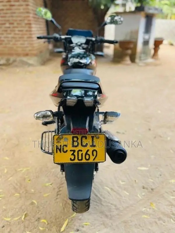 Bajaj Pulsar 150 2015