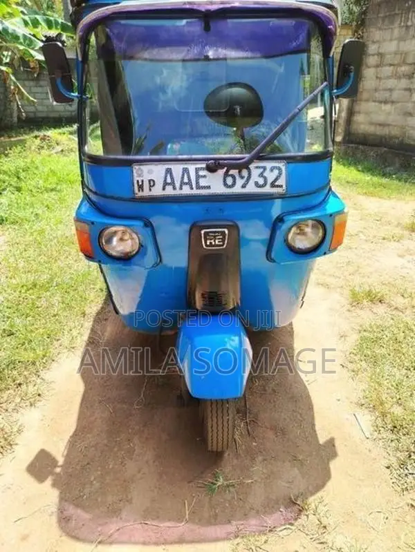 Bajaj RE 2013