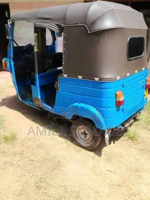 Bajaj RE 2013