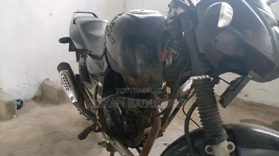 Bajaj Pulsar 180 2007