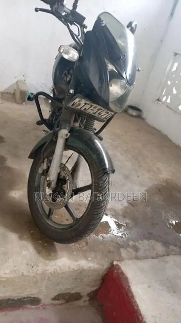 Bajaj Pulsar 180 2007