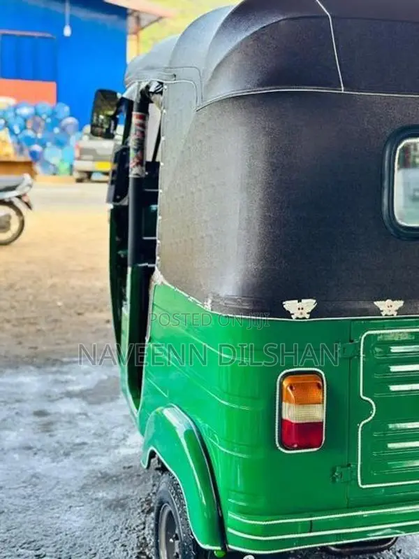 Bajaj RE 2006