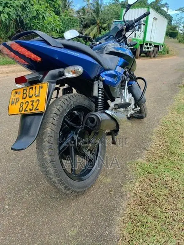 Bajaj Pulsar 150 2015