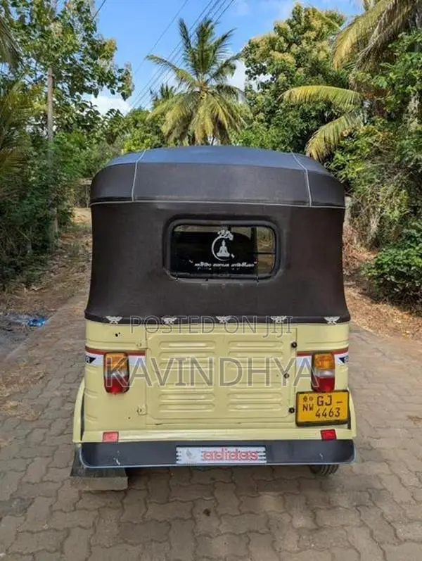 Bajaj RE 2001