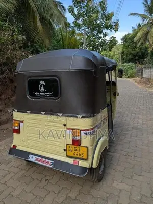 Bajaj RE 2001