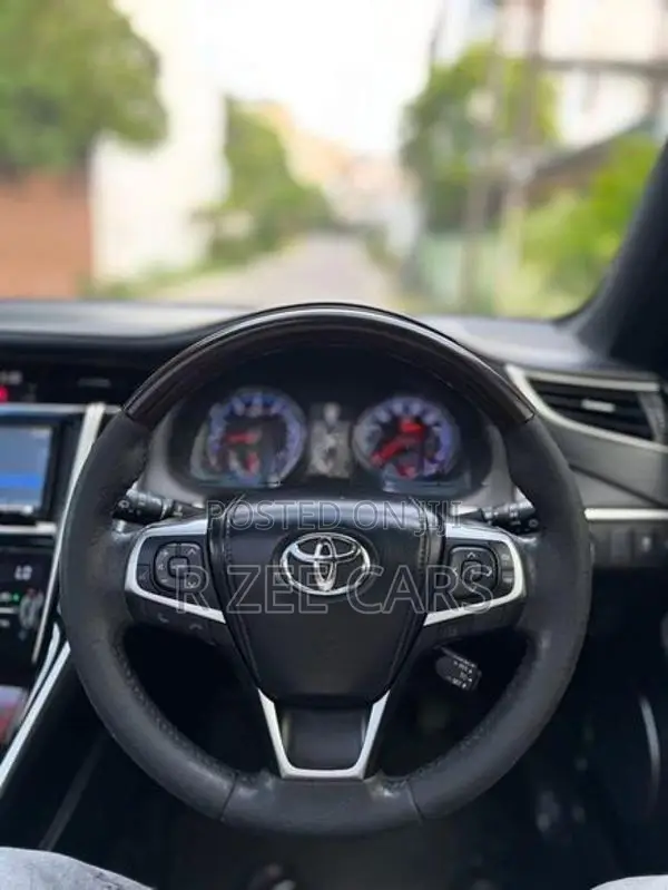Toyota Harrier Elegance 2016