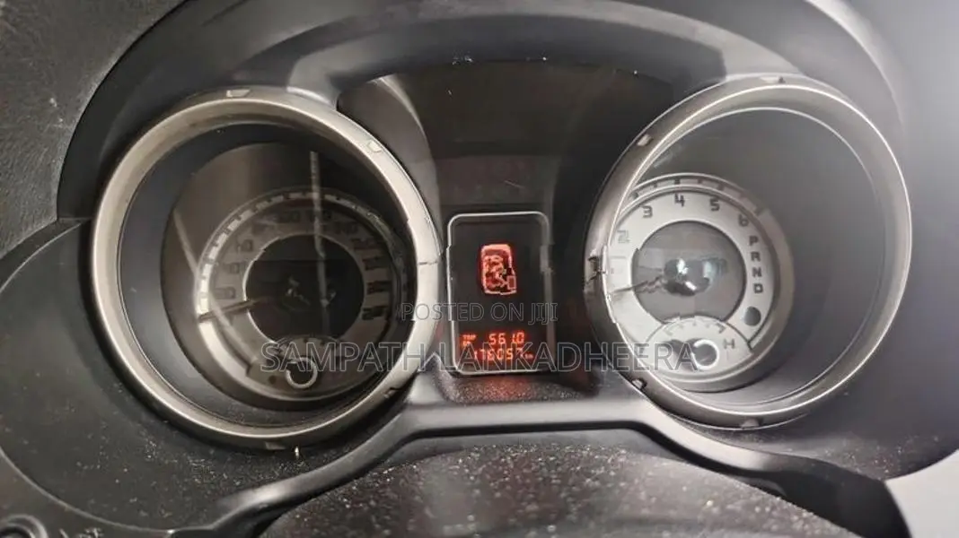Mitsubishi Montero 2013