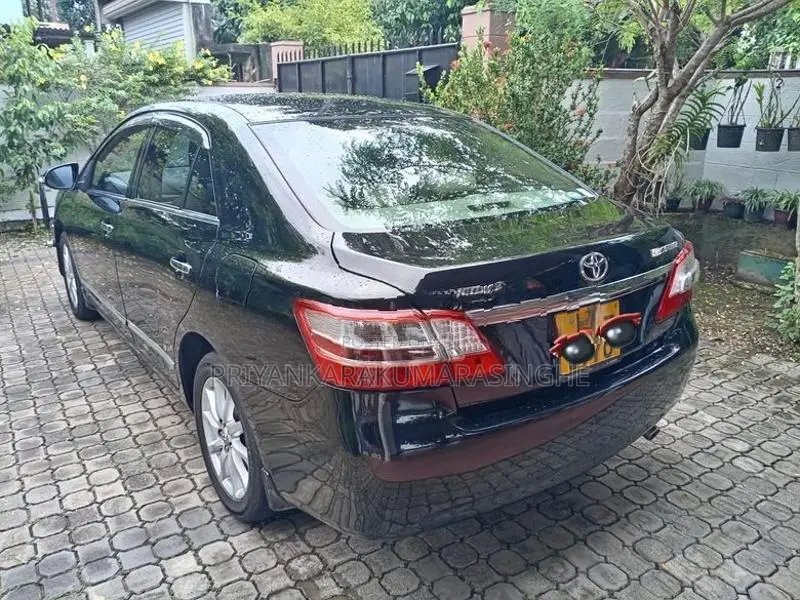 Toyota Premio 2013