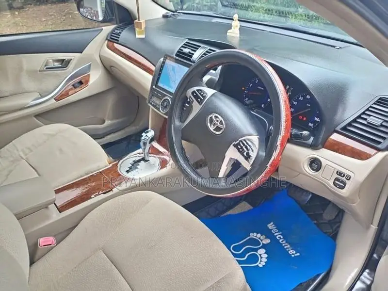 Toyota Premio 2013