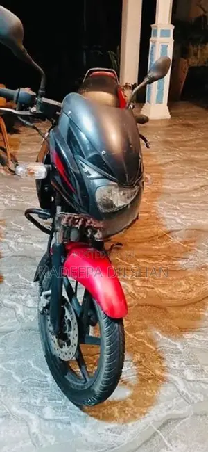 Bajaj Pulsar 150 2015