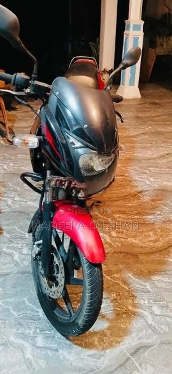 Bajaj Pulsar 150 2015
