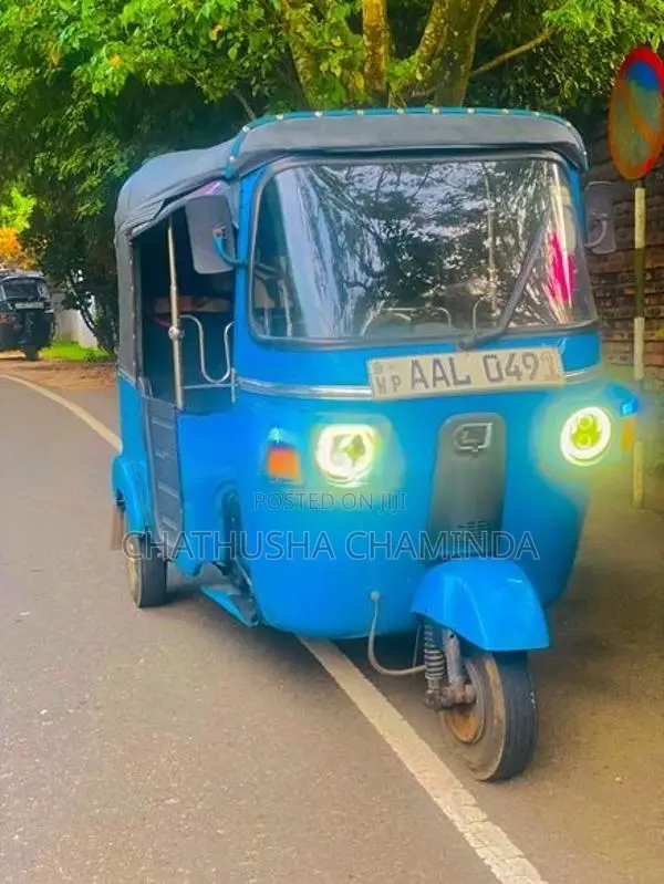 Bajaj RE 2013