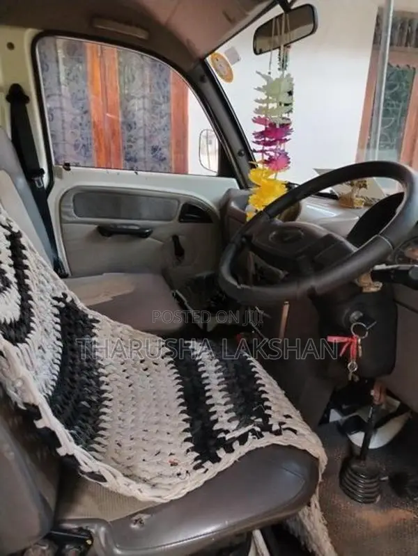 Mahindra Supro 2016