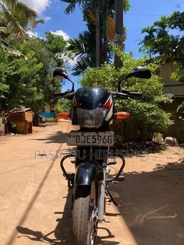 Bajaj CT100 2023