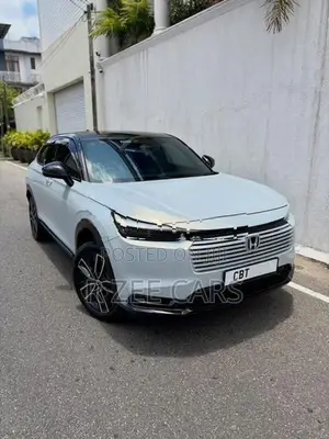 Honda Vezel Z Play Moonroof 2025