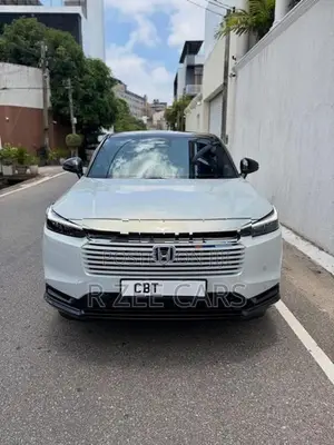 Honda Vezel Z Play Moonroof 2025