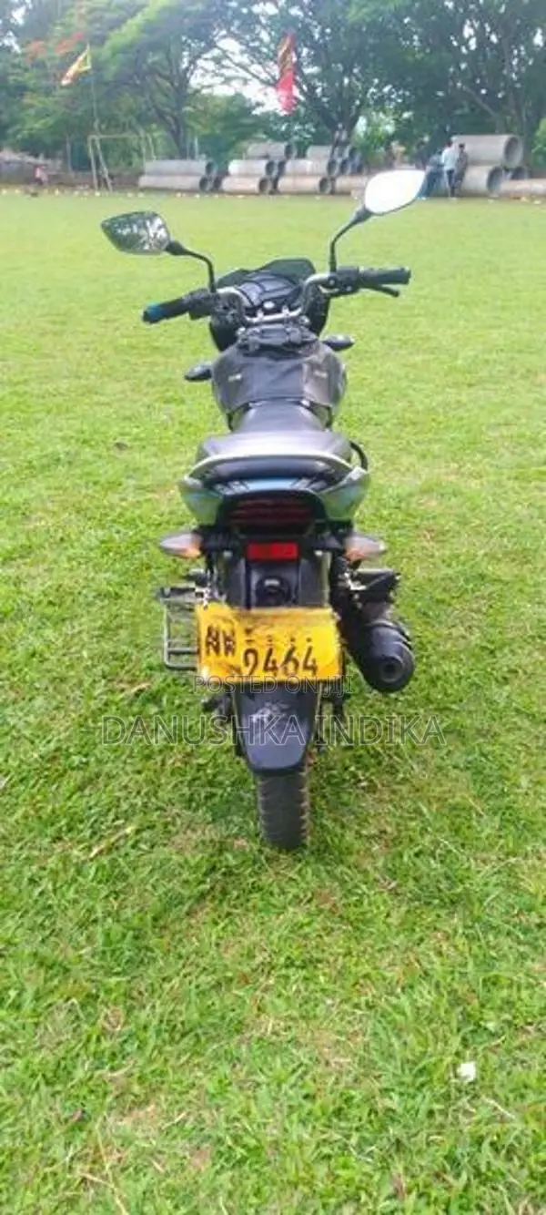 Bajaj Discover 2015
