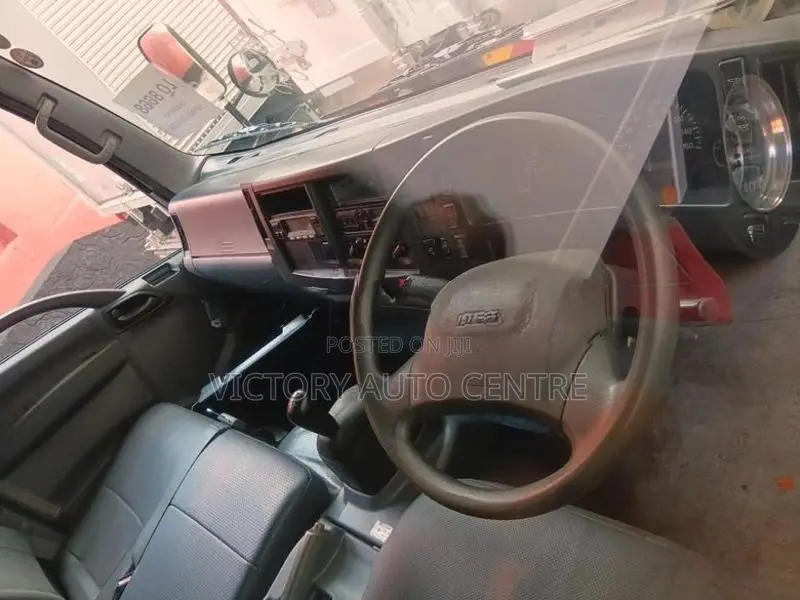 Isuzu Elf Freezer 2017