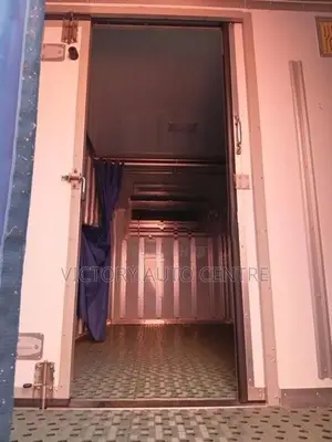 Isuzu Elf Freezer 2017