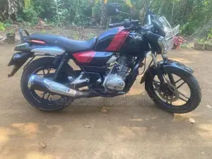 Bajaj V15 2017