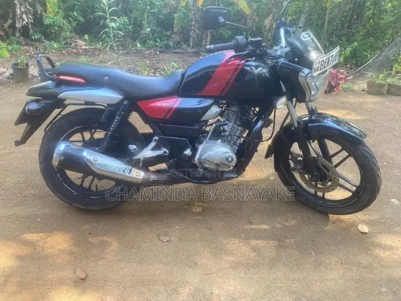 Bajaj V15 2017