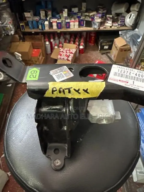 Toyota Vitz Gear Box Mount