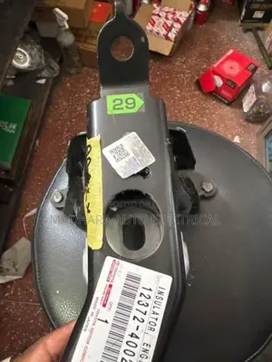 Toyota Vitz Gear Box Mount