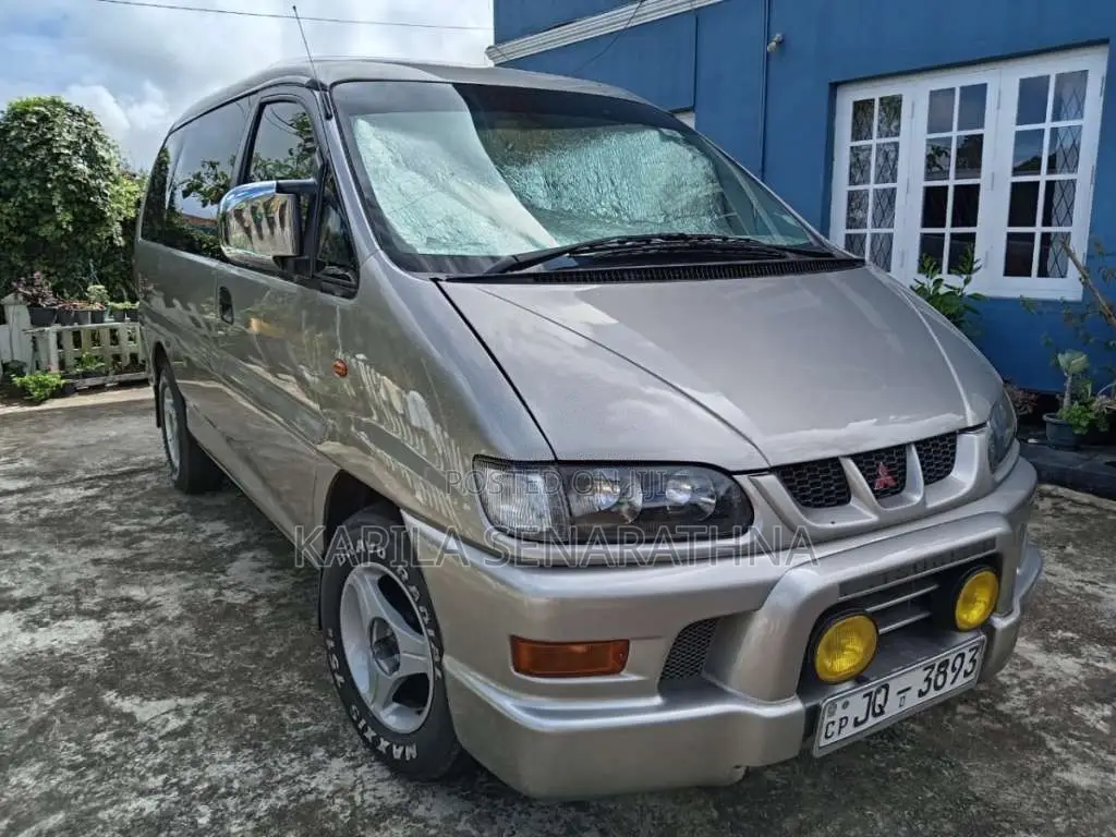 Mitsubishi L400 Space Gear 1997 Van (Used)