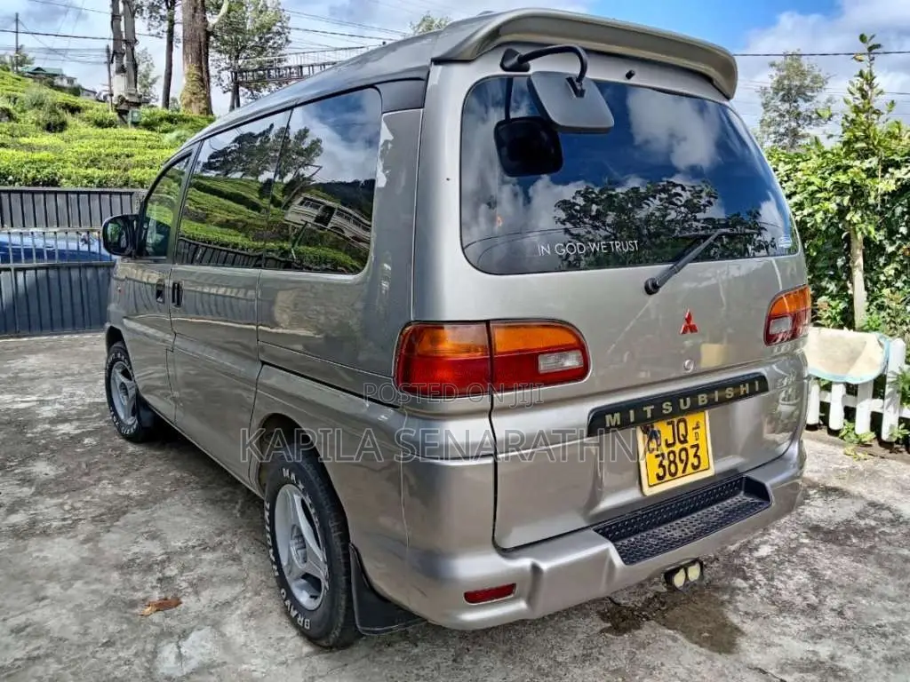 Mitsubishi L400 Space Gear 1997 Van (Used)
