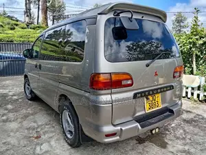Mitsubishi L400 Space Gear 1997 Van (Used)