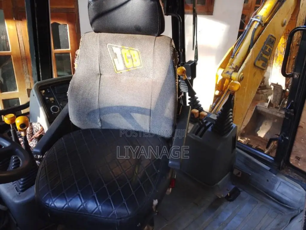 JCB 12 1998 Heavy-Duty (Used)