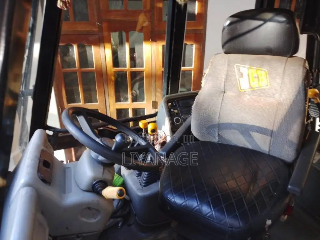 JCB 12 1998 Heavy-Duty (Used)