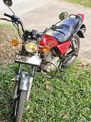 Suzuki GN125 2000 Motorbike (Used)