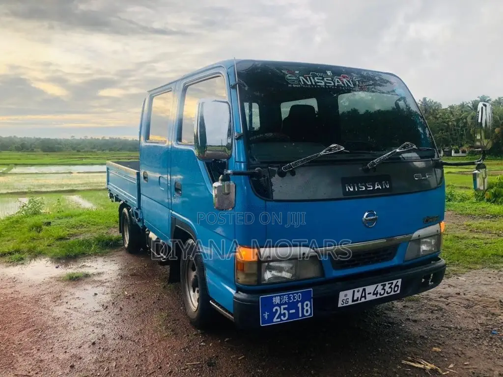 Isuzu AKR 2001 Crew Cab (Used)