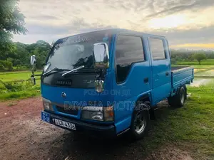 Isuzu AKR 2001 Crew Cab (Used)