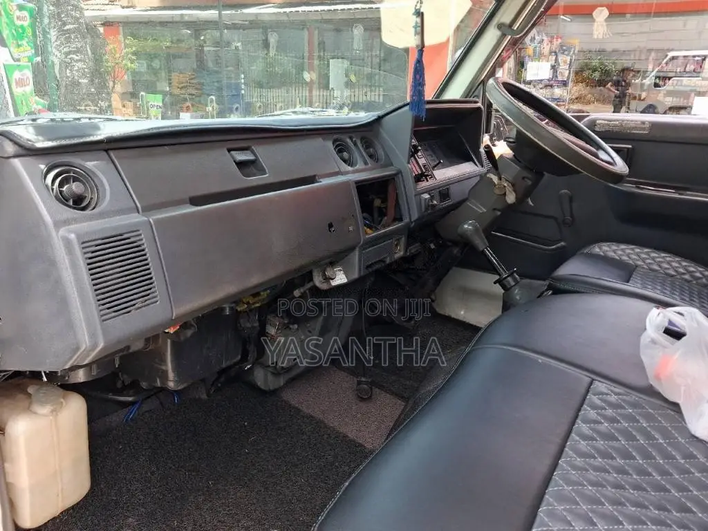 Toyota TOYOACE 1991 Crew Cab (Used)