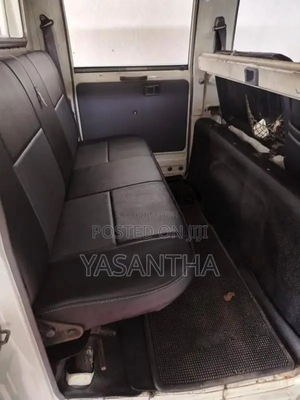 Toyota TOYOACE 1991 Crew Cab (Used)