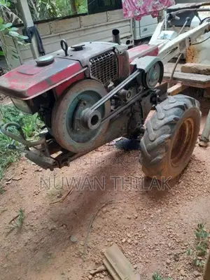 Kubota K700 2004 Tractor (Used)