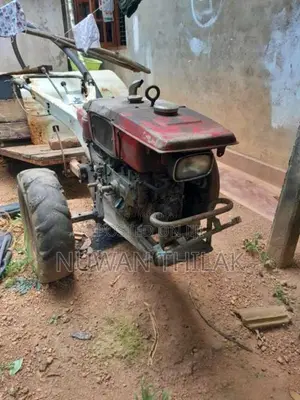 Kubota K700 2004 Tractor (Used)