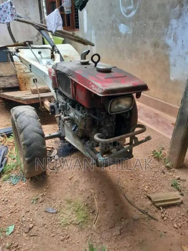 Kubota K700 2004 Tractor (Used)