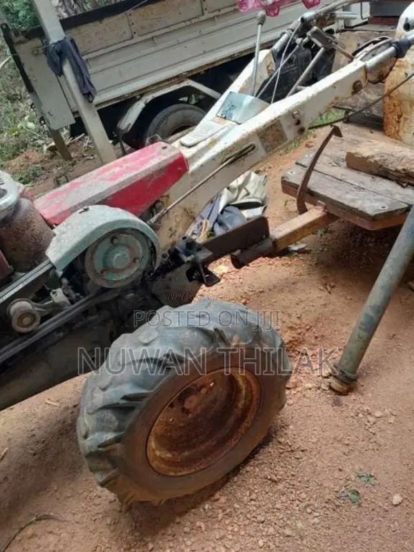 Kubota K700 2004 Tractor (Used)