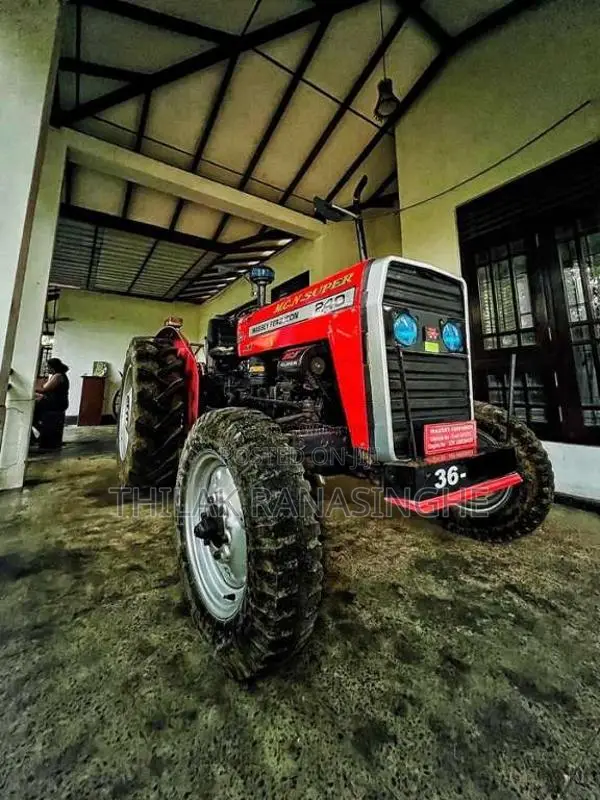 Massey-Ferguson 240 1979 Tractor (Used)