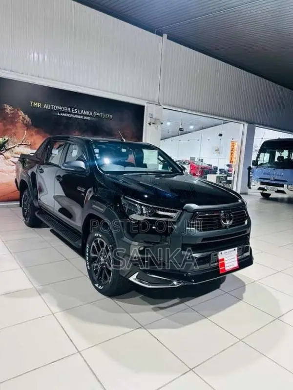 Toyota Hilux 2025 Pickup (Used)