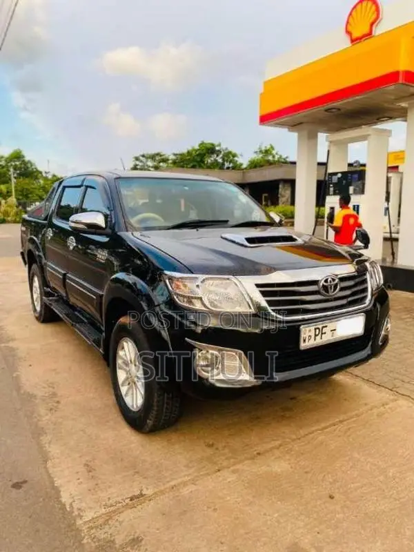 Toyota Hilux 2012 Pickup (Used)