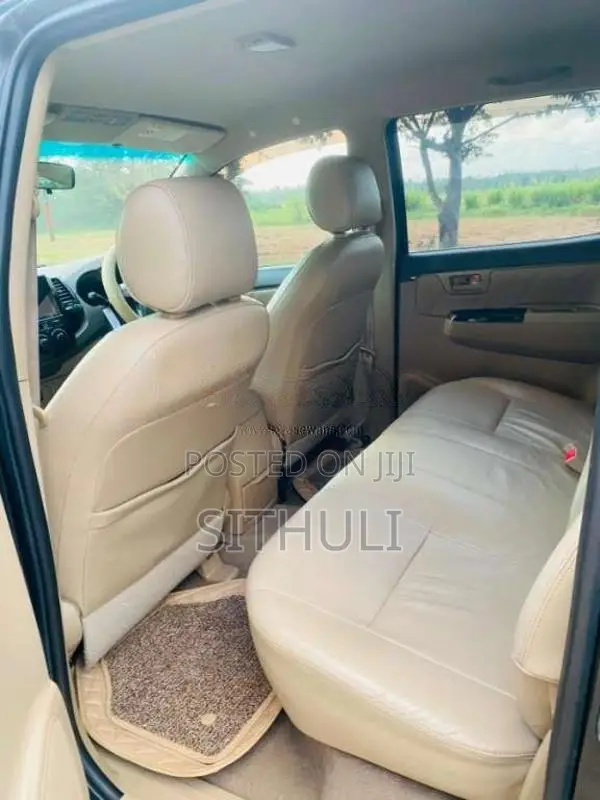 Toyota Hilux 2012 Pickup (Used)