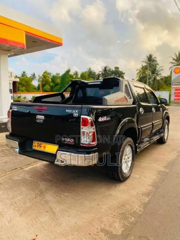 Toyota Hilux 2012 Pickup (Used)